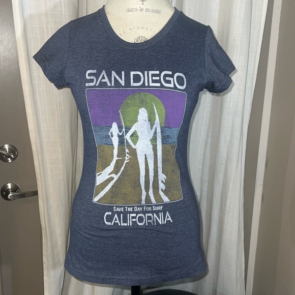 Very Important Tee District blue shirt San Diego California surf graphic Medium - Picture 2 of 8